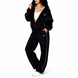 Conjunto Deportivo de 2 Piezas para Mujer, Chaqueta Cortavientos Negra Holgada y Transpirable de Otoño, Ligera, Talla Grande, Lisa, 100% Nailon, Estilo Americano - Product Image 1