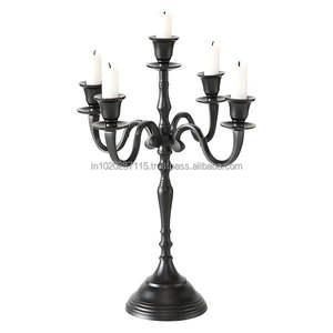 Candélabres en fer faits à la main sur mesure avec détails antiques et finition patinée pour hôtels de charme ou maisons patrimoniales - Product Image 6