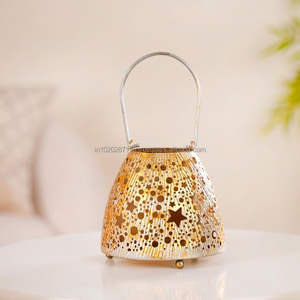 Portavelas votivo de hierro de diseño con bordes cortados con láser ornamentales ideal para organizadores de eventos o decoradores de lugares - Product Image 5