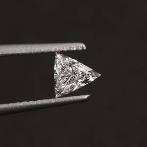 Diamante suelto de corte triangular cultivado en laboratorio para la fabricación de joyas - Product Image 2