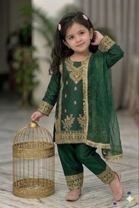 Ensemble de costume palazzo en soie pour filles, design enfantin |   Tenue de fête richement brodée avec dupatta - Product Image 2