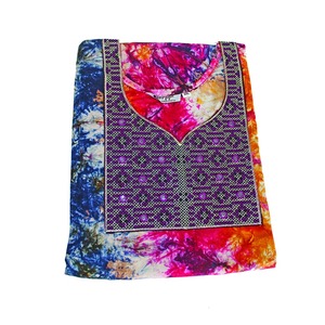 Camisón bordado multicolor con estilo para mujer, ropa de dormir cómoda de verano de tamaño libre con patrón de tinte vibrante único - Product Image 6