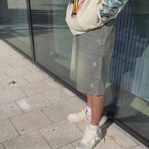 Shorts en jean déchirés à strass pour hommes, tendance, vente chaude, été, vente en gros, vêtements décontractés, fournisseur en gros - Product Image 5