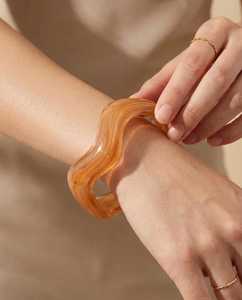 กำไลข้อมือเรซิ่นทันสมัยประดับด้วยหินหลากสี กำไลเรซิ่นยืดหยุ่นน้ำหนักเบา ดีไซน์ลูกปัดสุดพิเศษ งานฝีมือเรซิ่น - Product Image 5