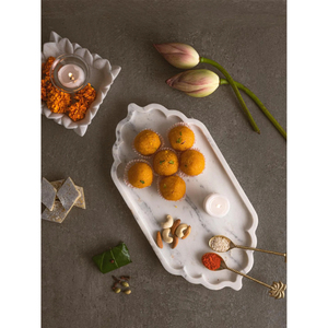 Plateau de service en marbre au design classique, best-seller, avec forme unique pour le déjeuner, le petit-déjeuner, le dîner, personnalisation disponible à la vente - Product Image 3