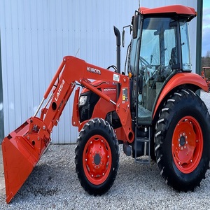 Tractor agrícola compacto KUBOTA M6060 de 65HP con cabina y cargador, motor diésel 4x4, en venta a nivel mundial a precio económico. - Product Image 4