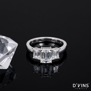 Anillo de compromiso de diamantes de 3 piedras con corte esmeralda para mujer D'VINS, estilo clásico, certificado por IGI - Product Image 3