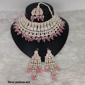 Nuevo Conjunto de Collar Choker Chapado en Oro con Diseño Patwa Kundan y Pendientes para Novia, Boda India, Fiesta, Compromiso - Product Image 1