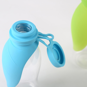 Customized Dog Outdoor Travel <b>Leaf</b> Feeder Bottle Portable Pet Feeding Bottle For Going Out - Product Image 4