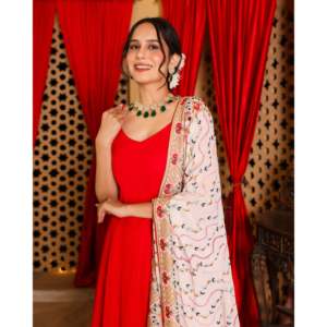 Ensemble de costume en mousseline de soie rouge taille XS pour femmes Amaira - Product Image 1