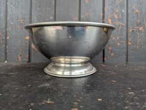 Tazón de Metal Ecológico Hecho a Mano con Diseño FLORAL para Decoración de Cocina y Hogar - Product Image 1