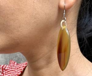 Juego de Aros y Pendientes de Lujo con Diseño de Ángel y Animal, Hechos a Mano con Cuerno de Búfalo Ecológico Pulido para Mujer - Product Image 2