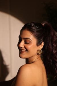 Pendientes de Espiral Chapados en Oro |   Pendientes Modernos Minimalistas - Product Image 6