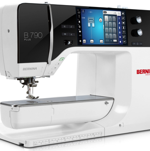 NUEVA MÁQUINA DE COSER Y BORDAR 790 PLUS 2026 - Product Image 1