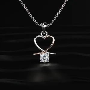 Pendentif en diamant CVD cultivé en laboratoire, taille ronde, en forme de cœur, couleur D-E, clarté VVS-VS, avec collier en or rose et blanc. - Product Image 3