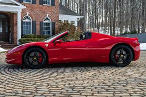 รถยนต์มือสองที่เชื่อถือได้ Ferrari 458 Spider ปี 2015 จำหน่ายจำนวนมากในราคาพิเศษ - Product Image 2
