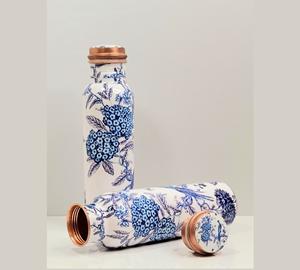 Bouteille d'eau en cuivre pour une vie durable, encourageant une hydratation saine tout en réduisant la dépendance à la plastification jetable - Product Image 1