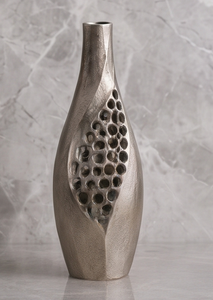Jarrón Metálico Plateado Contemporáneo con Diseño Único de Burbujas Perforadas, Maceta Alta para Flores, Decoración de Interiores para Sala de Estar, Suministro al por Mayor - Product Image 3