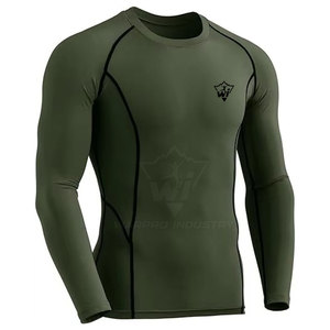 Rashguard personnalisé par sublimation avec impression vibrante et matière extensible, idéal pour les équipes sportives, les clubs et les marques d'activewear. - Product Image 2