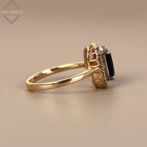 Anillo de lujo con halo de diamantes y zafiro azul, oro amarillo, gema de corte esmeralda, joyería de compromiso nupcial, regalo para mujer, proveedor. - Product Image 3