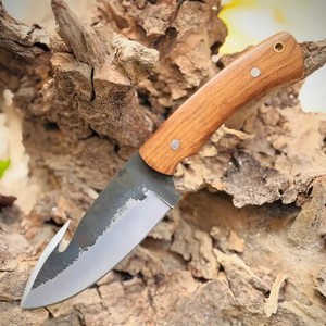 Cuchillo de Caza y Camping de Hoja Fija de Acero de Damasco con Mango Ergonómico de Madera, Opción DIY, OEM/ODM Disponible, Funda de Cuero - Product Image 1