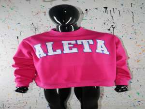 Sudadera Aleta Rosa con Cuello Alto, 100% Blanca, Apliques Bordados, Cuello Ancho, Hilos Finos - Product Image 2
