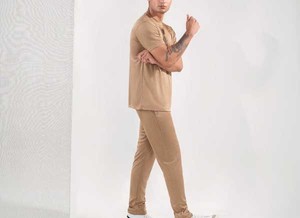 ชุดเซ็ตเสื้อแขนสั้นและกางเกงขายาวผู้ชาย น้ำหนักเบา ระบายอากาศได้ดี คุณภาพสูง ชุดลำลอง 2 ชิ้น เสื้อพูลโอเวอร์ กางเกงจ็อกเกอร์ สีพื้น - Product Image 3