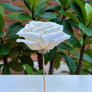 Flores de Madera Sola VADEE, Hechas a Mano, Sostenibles, de Terciopelo, Color Marfil, 8.5 CM, Varilla de Fibra de Planta Sesbania, Tailandia - Product Image 4