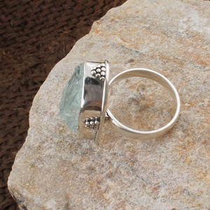 Anillo de Boda Clásico de Plata de Ley Hecho a Mano con Engaste de Bisel de Aguamarina, Gema Natural con Borde Punteado, Piedra de Nacimiento de Marzo - Product Image 5