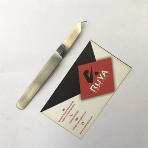 Pince de retrait de bracket orthodontique pour brackets postérieurs, 12 cm, pointes étroites et lisses, instrument chirurgical - Product Image 1