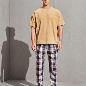 เสื้อยืดคอร์ดูรอยแบบเรียบ แขนสั้นทรงหลวม ดีไซน์ใหม่ 2026 โลโก้สั่งทำได้ คุณภาพสูง สำหรับผู้ชาย พร้อมบริการ OEM - Product Image 4