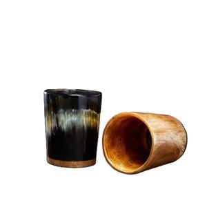 Cuerno de Cerveza de Cristal Tallado a Mano de Alta Calidad con Diseño de Cuerno Natural, Estilo Animal y Náutico, Venta al por Mayor para Restaurantes - Product Image 1