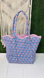 Sac fourre-tout en coton fait main, motif floral, bords festonnés matelassés, à porter à l'épaule, réutilisable, pour les courses quotidiennes - Product Image 4