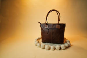 Bolso de mano con flecos de piel de vaca para mujer, bolso de espuma elegante, bolsos tallados a mano para múltiples usos - Product Image 5