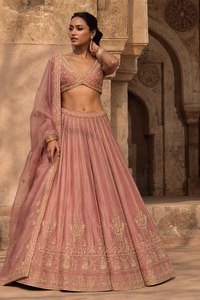 Conjunto de Lehenga Choli Rosa con Lentejuelas Bordadas, Traje de Boda de Seda Elegante con Dupatta de Tela para Mujer - Product Image 2
