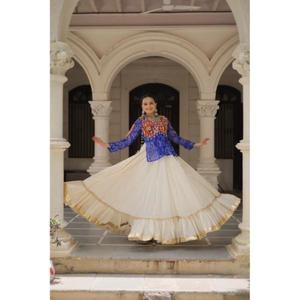 Navratri ชุดคอลเลกชั่น2025ทันสมัยจาก lehenga ผ้าคอตตอนแบบเย็บเต็ม - Product Image 1