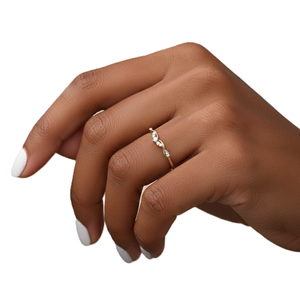 แหวนแต่งงานแบบมินิมอล ลายโค้งเชฟรอน สามารถสวมซ้อนกันได้ แหวนทองคำแท้ 18K สีเหลืองทอง แหวนขอแต่งงานสุดโรแมนติก แหวนทองคำแบบมินิมอล - Product Image 6