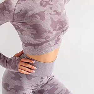 Ensemble de yoga camouflage menthe, legging taille haute et crop top dos nageur à col en V profond, 2 pièces, en Spandex et Polyester, extensible dans les quatre sens - Product Image 4