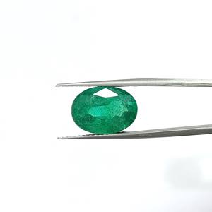 Émeraude ovale verte de 9,10 carats provenant de la Zambie (10,25 Ratti) - Product Image 2