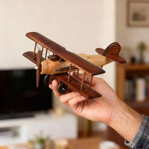 Sculpture d'avion vintage en bois de qualité supérieure, design avion, pièce maîtresse décorative pour les passionnés de décoration - Product Image 1