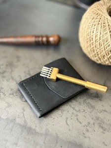 Portefeuille en cuir artisanal de qualité supérieure pour hommes, protection RFID, plusieurs emplacements pour cartes, design carré - Cadeau élégant pour la Saint-Valentin, la fête des pères - Product Image 3