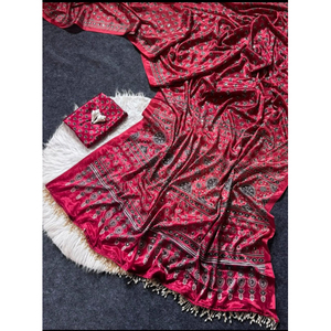Sari con Estampado Ajrakh y Trabajo de Espejos, Diseño Tradicional con Estampado a Mano, Sari Étnico para Festivales y Bodas - Product Image 1