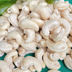 Santigo ถั่วดิบแบบเม็ดมะม่วงหิมพานต์แบบหัก24เดือนอายุการเก็บรักษาสั้น - Product Image 1