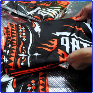 Pañuelo de Seda Satinado con Estampado Animal Cuadrado Vintage Personalizado, Hecho en Vietnam, Pañuelo de Lujo para Cabello y Cuello, Unisex - Product Image 5
