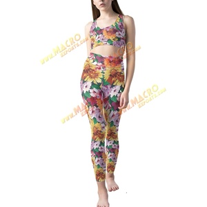 Muestra Gratis: Leggings de Yoga Ecológicos de Cintura Alta con Efecto Levanta Glúteos, Rojos, con Tejido de Punto Transpirable AND1 de 240 g/m² para Deportes - Product Image 6