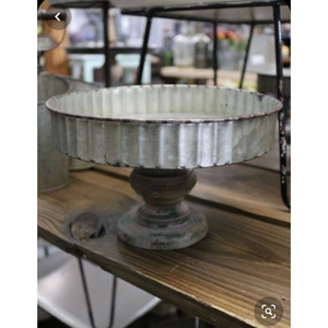 Wholesale Farmhouse Galvanized Metal Round Cake Stand With Distressed Wood Pedestal Base <b>Vintage</b> Tin Serving Tray For Home Decor - Product Image 1