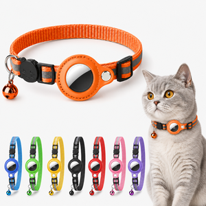 Collar para Gato con Tira Reflectante, Soporte para Airtag, Campana y Hebilla de Seguridad Ajustable para Mayor Seguridad - Product Image 1