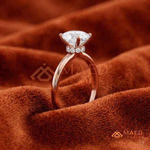 แหวนมอสซาไนต์รูปวิชโบนชุบทองคำขาว 18K สุดโรแมนติก รูปตัววี สำหรับผู้หญิง ประดับเพชรระยิบระยับ เหมาะสำหรับงานหมั้นและงานแต่งงาน - Product Image 2