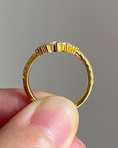 แหวนเพชรทรงบริลเลียนท์ 0.72 กะรัต เพชรเลี้ยงในห้องปฏิบัติการ ทองคำแท้ 14k สีเหลือง ดีไซน์เรียบหรู รับรองโดย IGI ขนาด 2.0 มม. แบบฝังหนามเตย แหวนแต่งงาน - Product Image 3