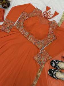 Ensemble de costume Anarkali ethnique moderne haut de gamme en tissu de soie Fandy à séchage rapide pour Diwali, mariages et soirées - Vente en gros pour femmes - Product Image 6